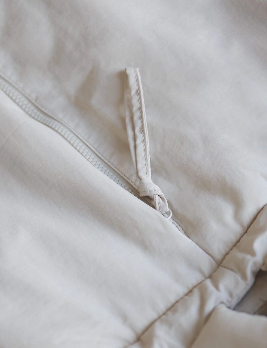EXTERNAL ZIPPER POCKET